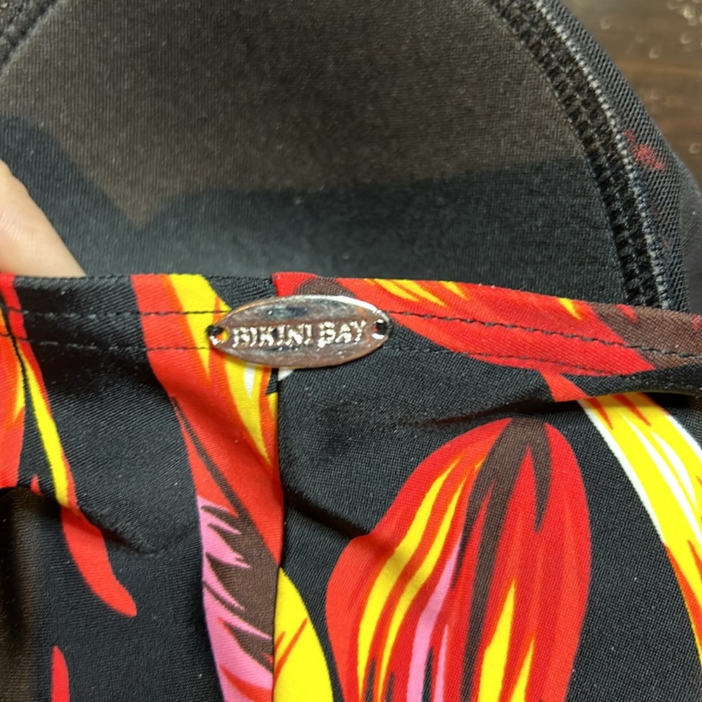 Bikini Bay One Piece Size‎ 12 Halter Swimsuit Black Orange Yellow Leaf Pattern - Picture 13 of 13